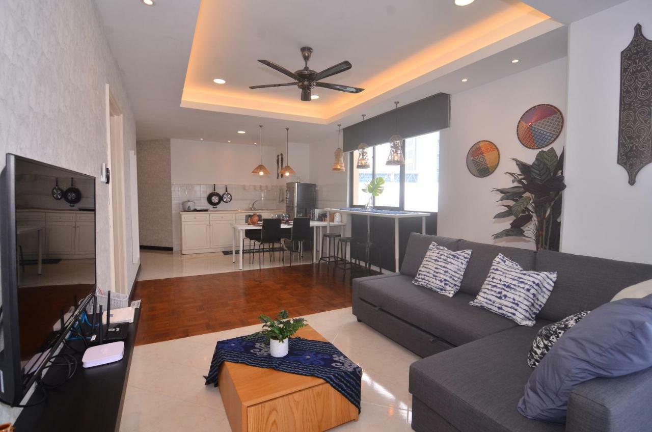 New Riverbank Suites - Waterfront Kuching City エクステリア 写真